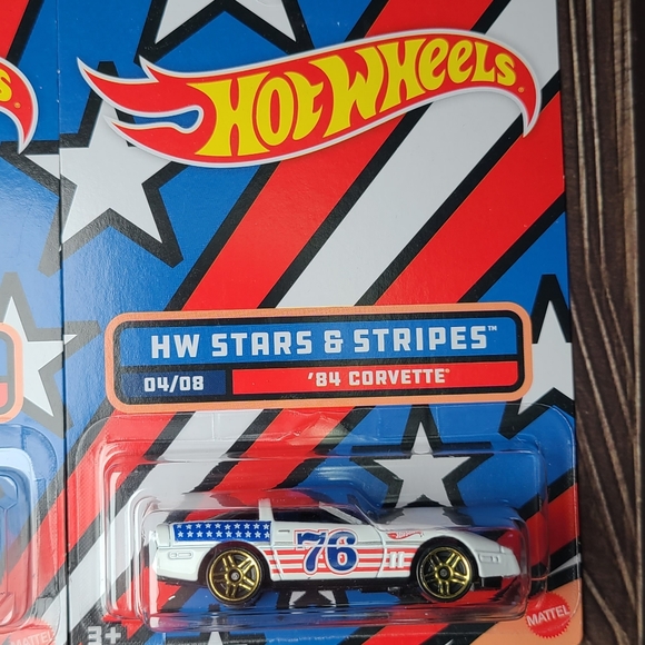 Hot Wheels Stars & Stripes Set - Picture 5 of 9